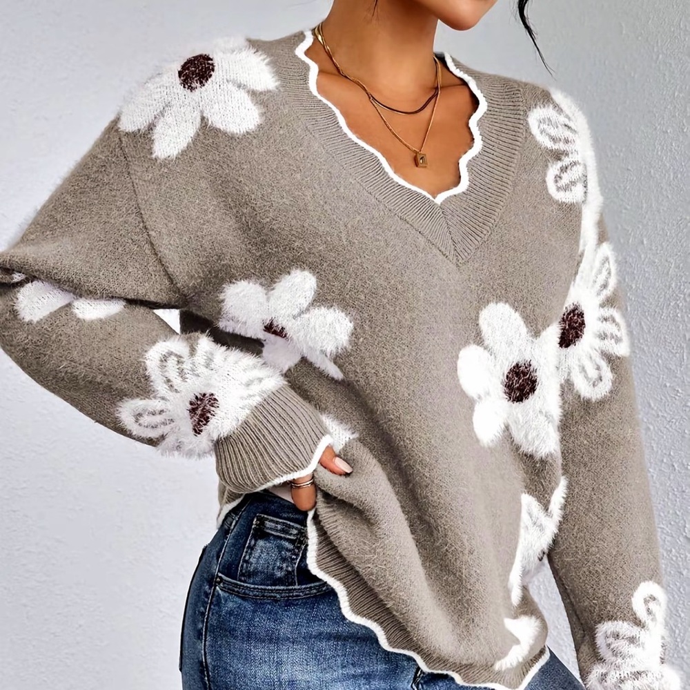 Women’s khaki/Taupe Floral V-Neck Sweater